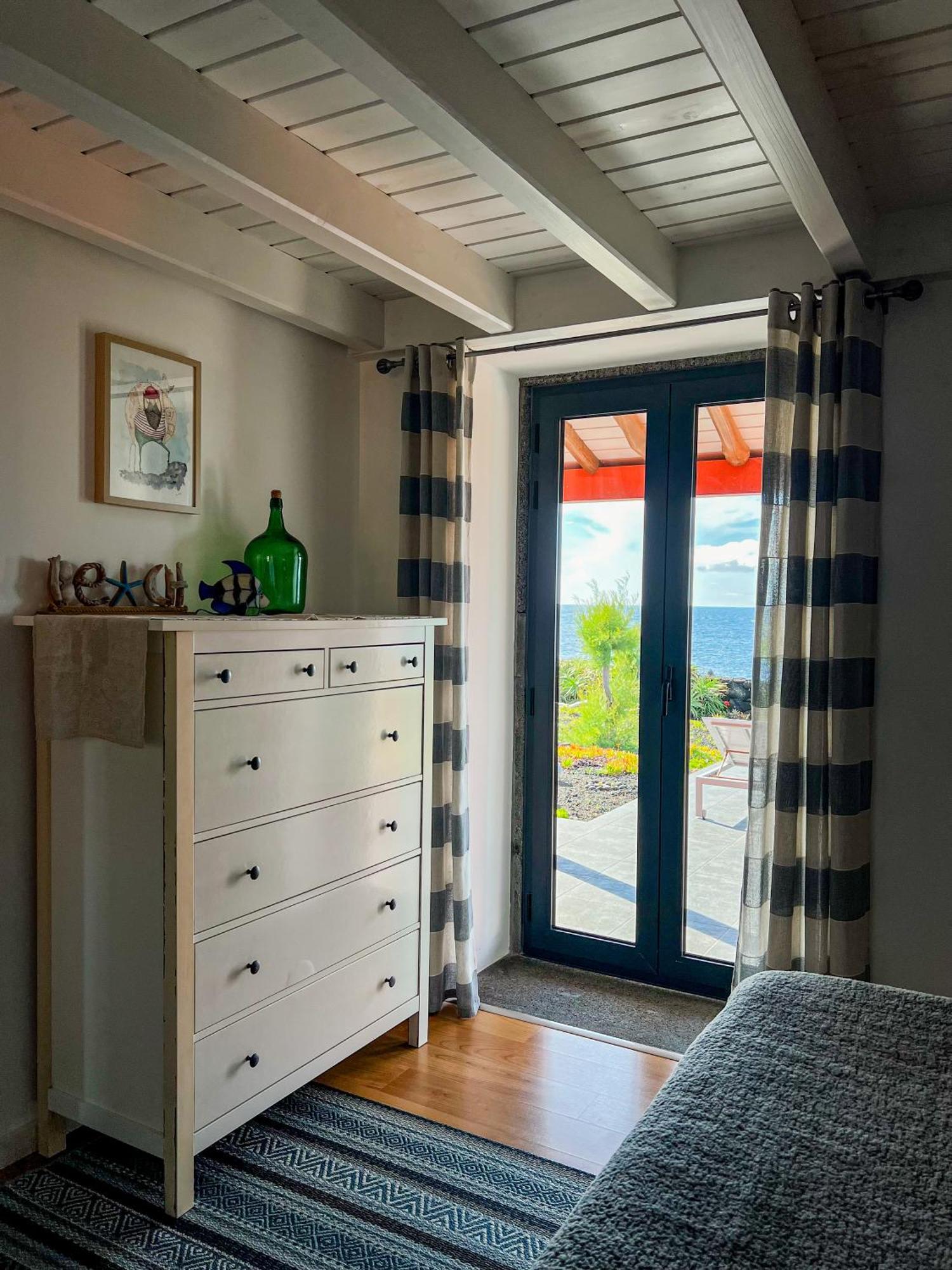 Casa Baleia Laranja Ocean-front Villa *